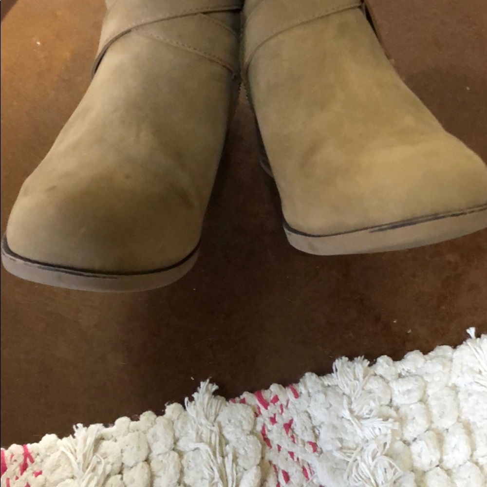 boots - Picture 5 of 7